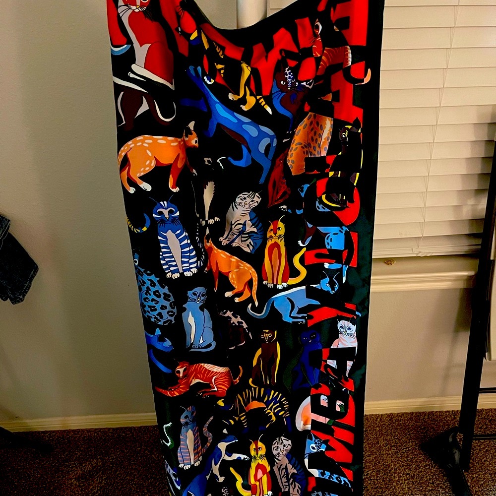 Bimba and Lola scarves 🧣 VERY LARGE 47 inches by 47 inches 😻😻 KITTY 😻😻